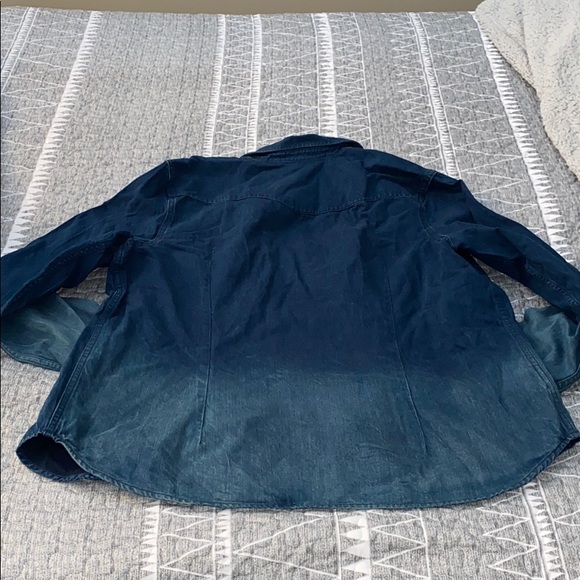 Button down top - Picture 3 of 4